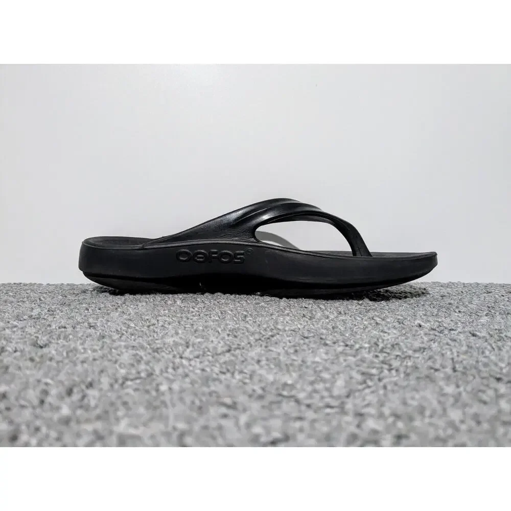 OOFOS Black Women's Recovery Flip Sandals
